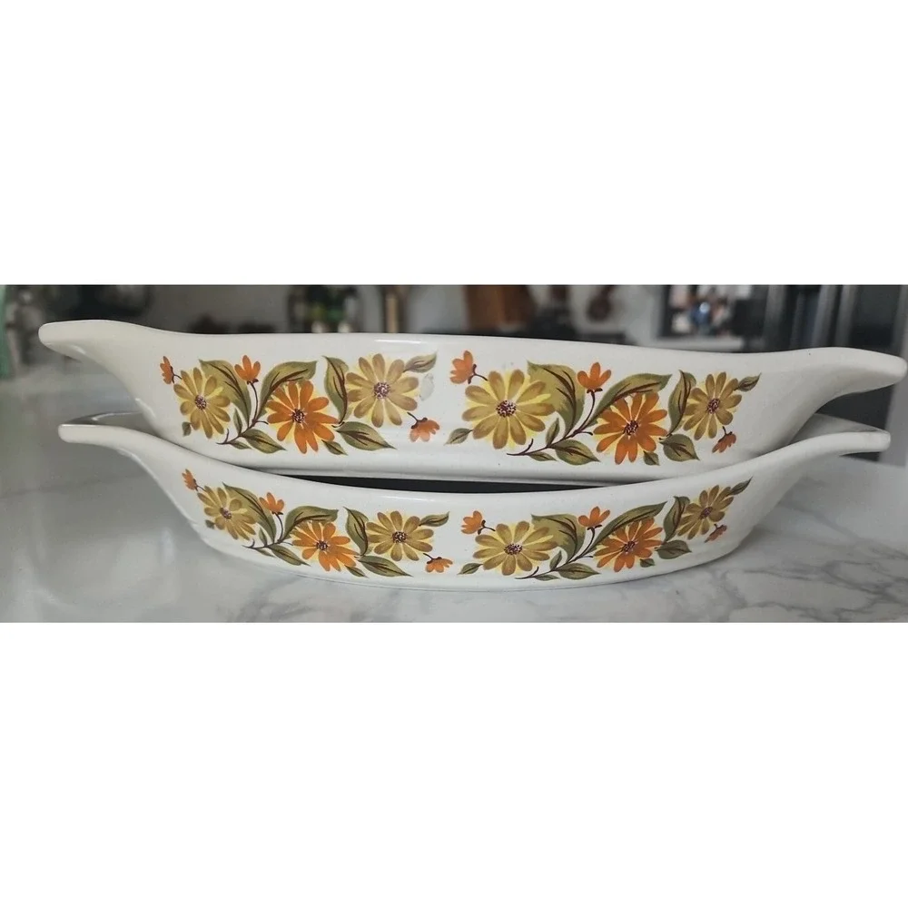 Vintage Capri Bake Serve and Store Stoneware Set Of 2